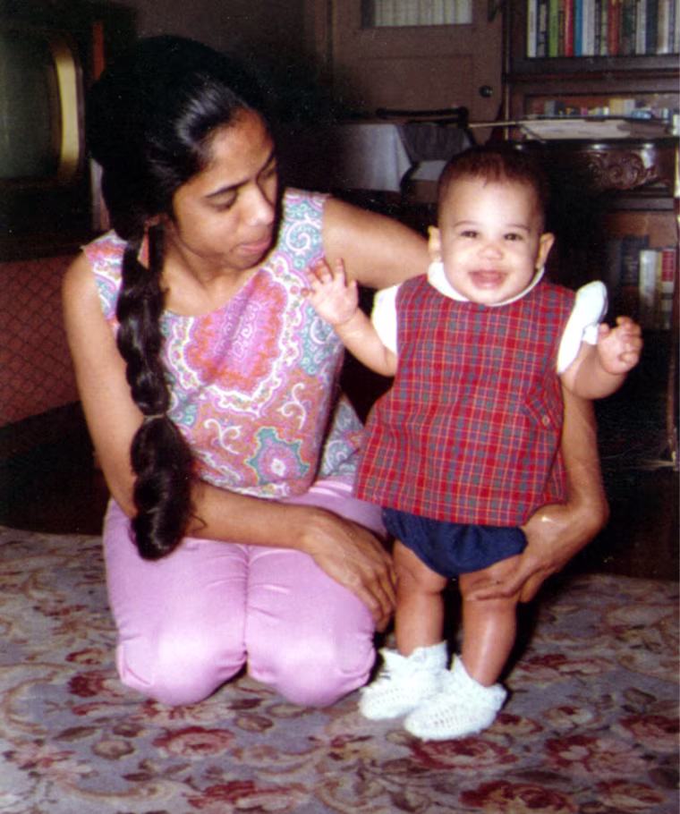 Image: Kamala Harris and Shyamala Harris