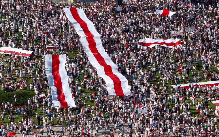 Image: Opposition supporters protest against presidential election results in Minsk
