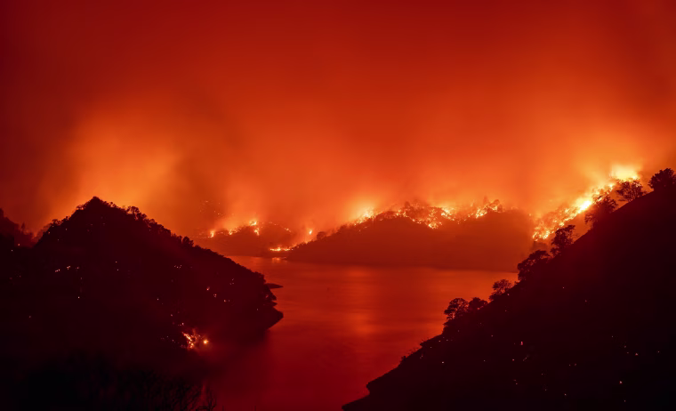 Image: TOPSHOT-US-CALIFORNIA-WILDFIRE-FIRE