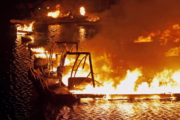 Image: LNU Lighting Complex Fire rages on the outskirts of Napa