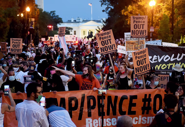 Image: Demonstrations near the White House