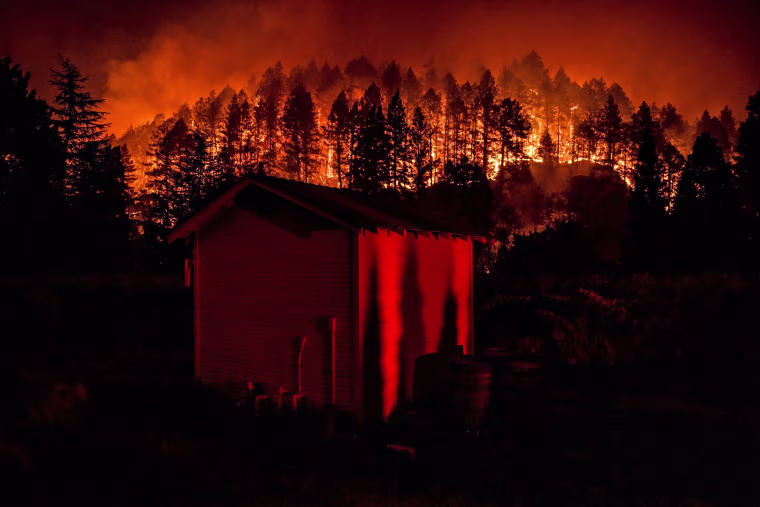 Image: TOPSHOT-US-FIRE