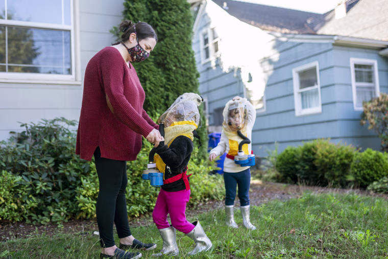Image: Gas Masks Distributed To Portland Children Affected By Tear Gas From Local Protests