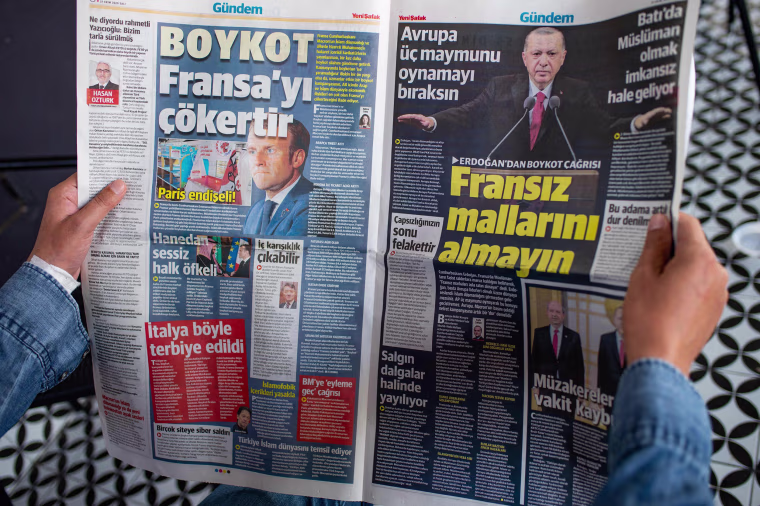 Image: The Pro-government newspaper Yeni Safak calling for a boycott of French goods, Istanbul