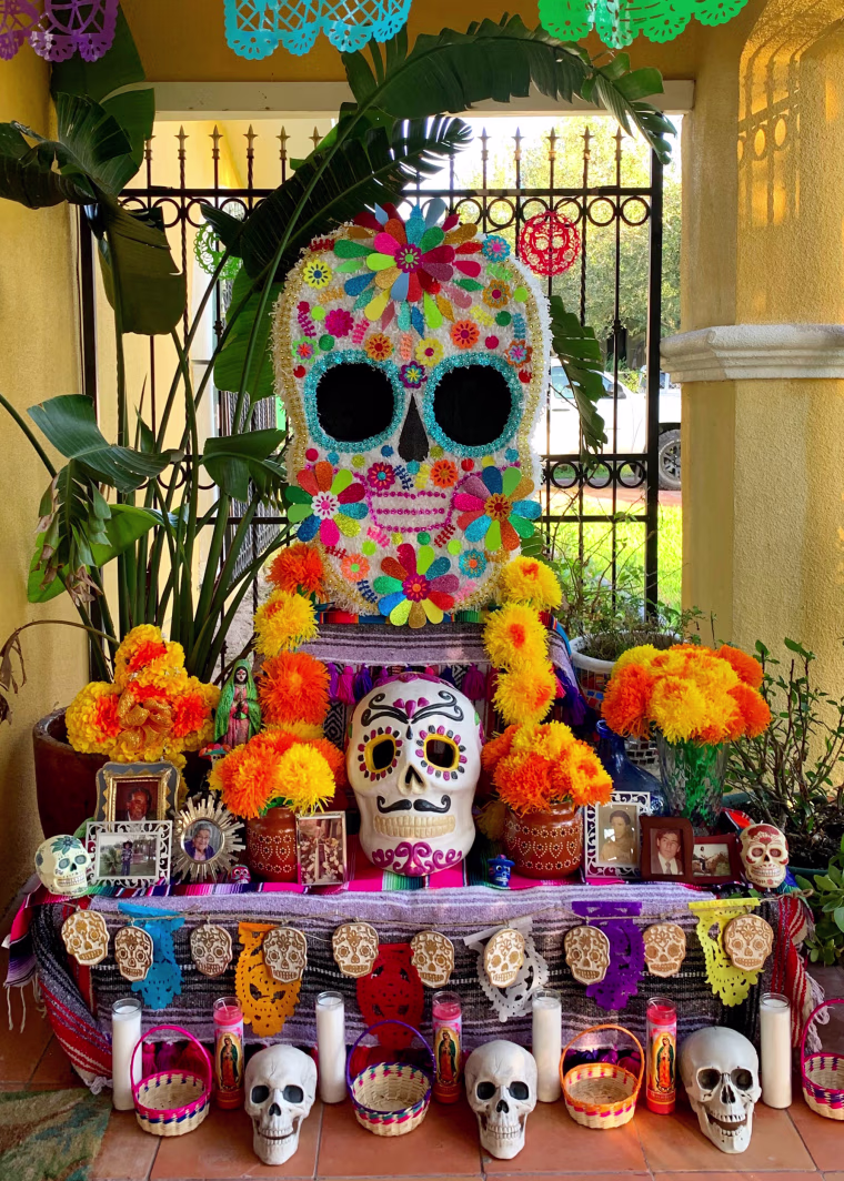An altar that Juan Frias has done for El Dia de los Muertos in 2019.