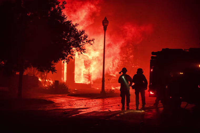 Image: TOPSHOT-US-FIRES