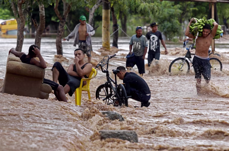 Image: TOPSHOT-HONDURAS-WEATHER-HURRICANE-IOTA