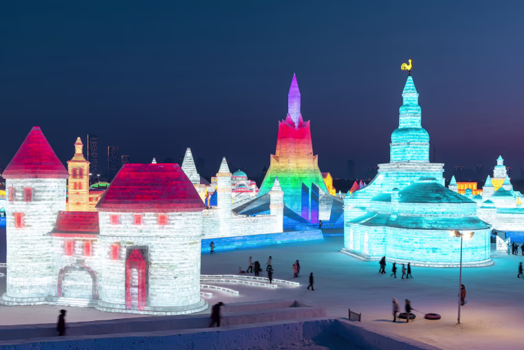 Image: TOPSHOT-CHINA-LIFESTYLE-SCULPTURE-ICE