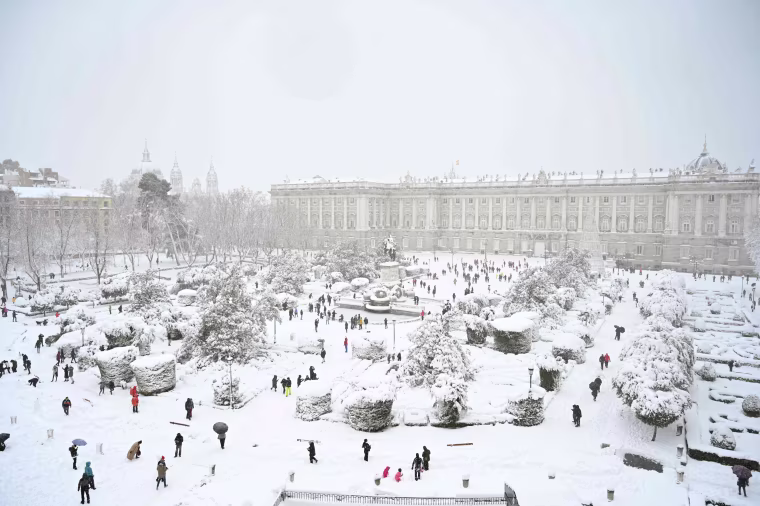 Image: TOPSHOT-SPAIN-WEATHER-SNOW