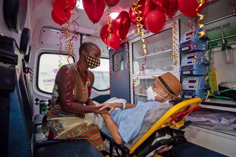 Image: BESTPIX - A Gravely Ill Patient Marries The Love of His Life in An Ambulance