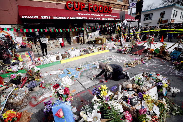 Image: Trial of former Minneapolis police officer Derek Chauvin, in Minneapolis
