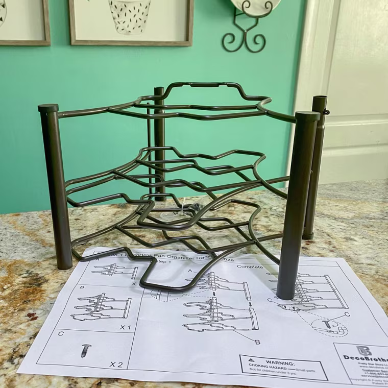 Image of the pan organizer rack before being used
