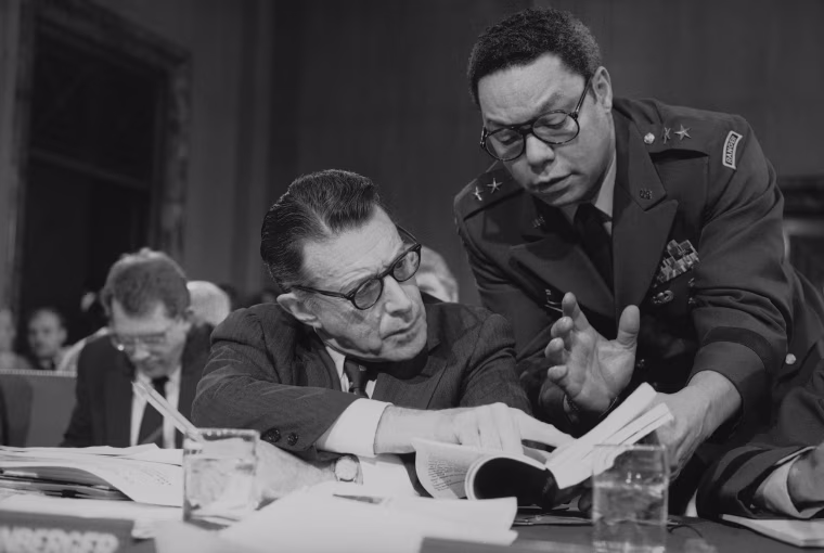 Casper Weinberger, Colin Powell
