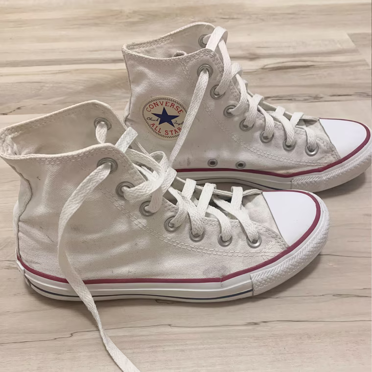 Image of clean white shoes