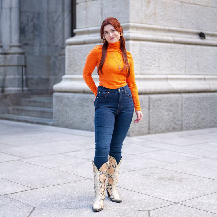 Production associate Audrey Ekman wears the 7 For All Mankind Slim illusion High Waist Ankle Skinny Jeans