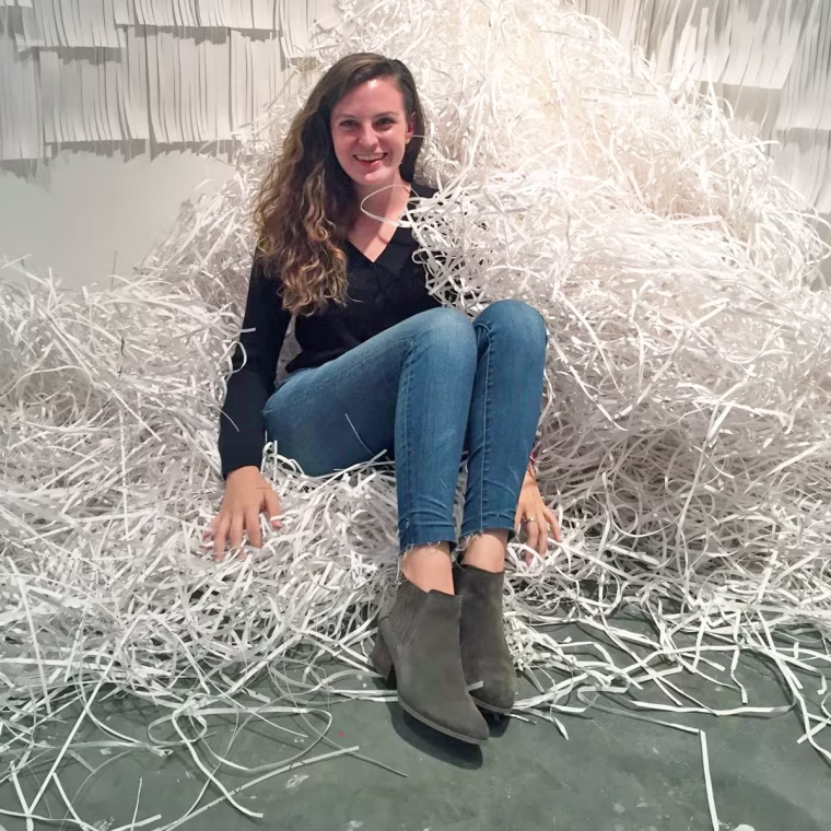 Social media editor Kara Quill wears the Madewell 10" High-Rise Skinny Jeans