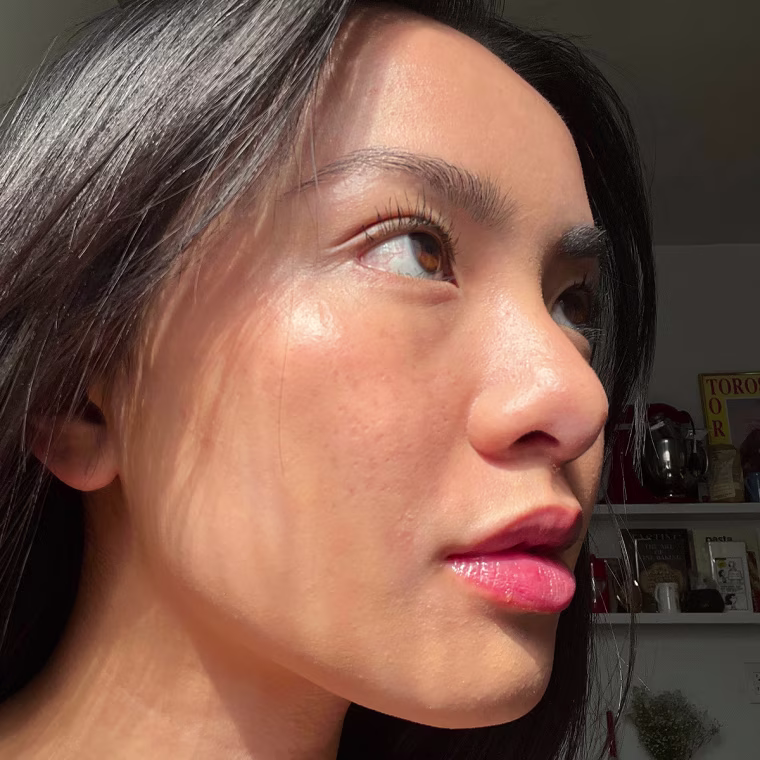 After applying the Heroine Make Long Up Mascara