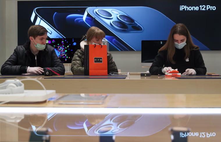 Apple launches new iPhone sales in Russia