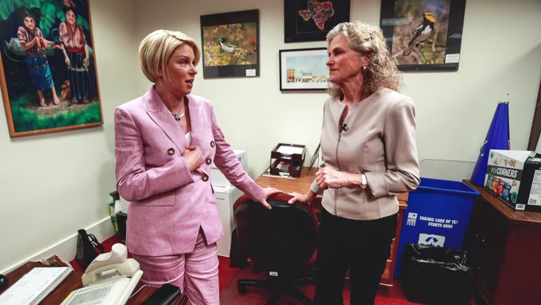 Rep. Howard and Former Rep. Davis speaking in Howard’s office in the Texas State Capitol.