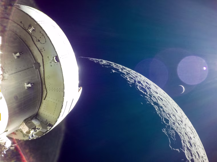 On the 20th day of the Artemis I mission, Orion captured the Earth rising behind the Moon following the return powered flyby on Dec. 5, 2022.
