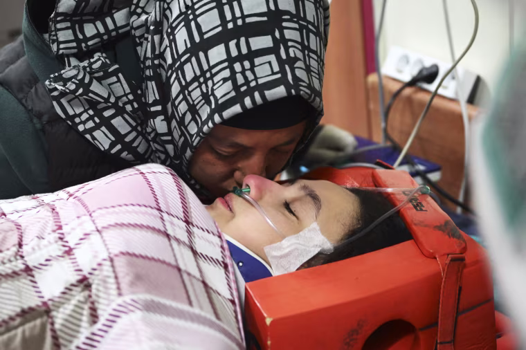 17 year-old girl rescued 248 hours after earthquakes in Turkiye