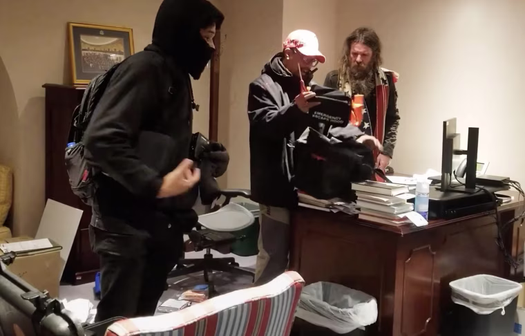 Rioters destruct the office of Sen. Jim Risch