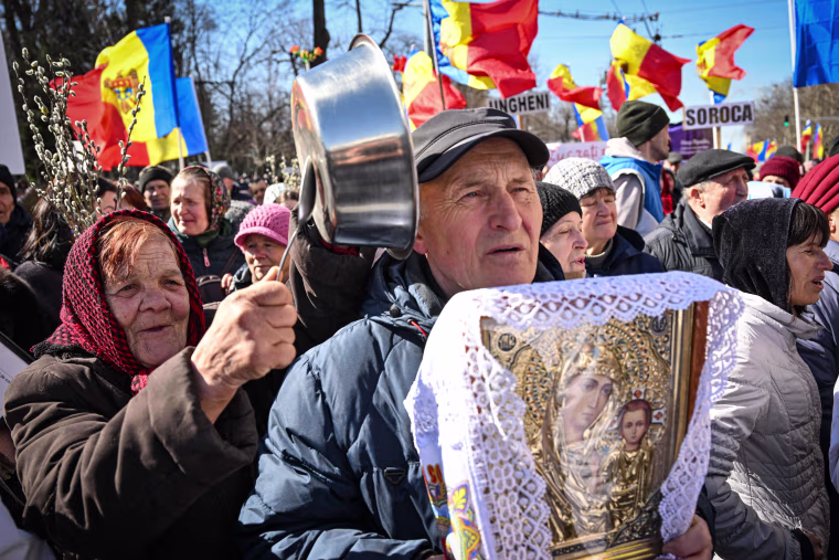 Around 3,000 people attended on March 12, 2023, afternoon in the capital Chisinau as the party of a fugitive pro-Russian oligarch has again mobilised people in recent weeks against the pro-European government, amid heightened tensions between Moscow and Chisinau. 