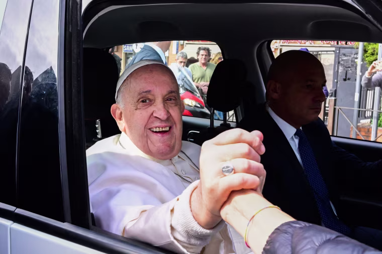Image: TOPSHOT-ITALY-VATICAN-RELIGION-POPE-HEALTH