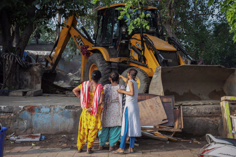 Slum demolition ahead of the G20 Summit