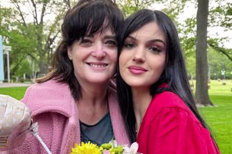 Judith and Natalie Raanan.