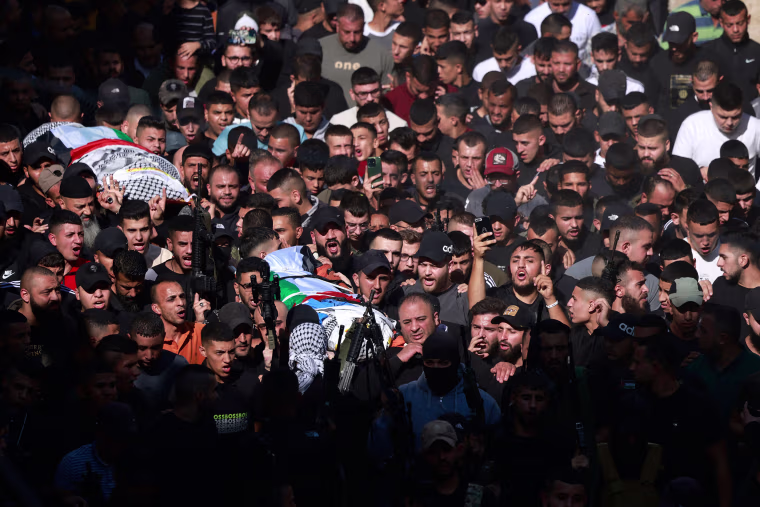 mourners palestinians funeral