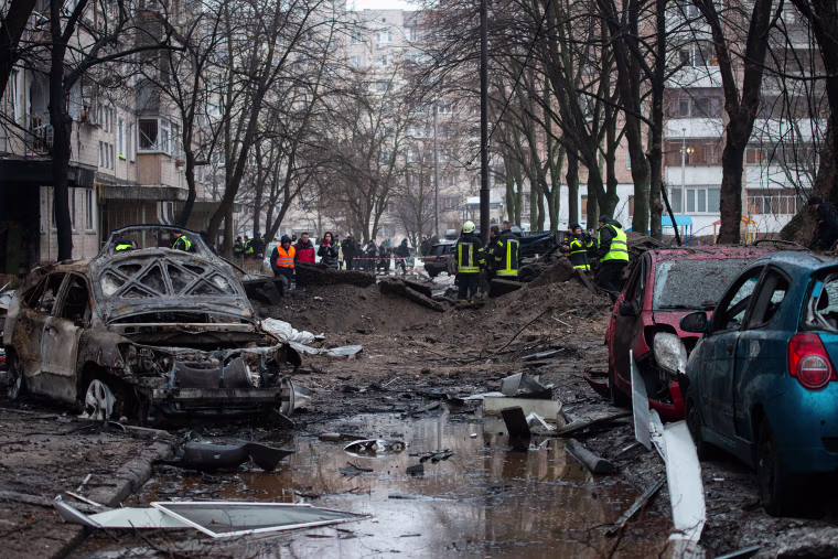 For the second night in a row, Russia is attacking Kyiv with ballistic missiles. Ukrainian Air Defense Forces intercepted all targets. However, fallen missiles' fragments resulted in destruction in Darnytskyi, Dniprovskyi and Desnyanskyi districts of Kyiv.