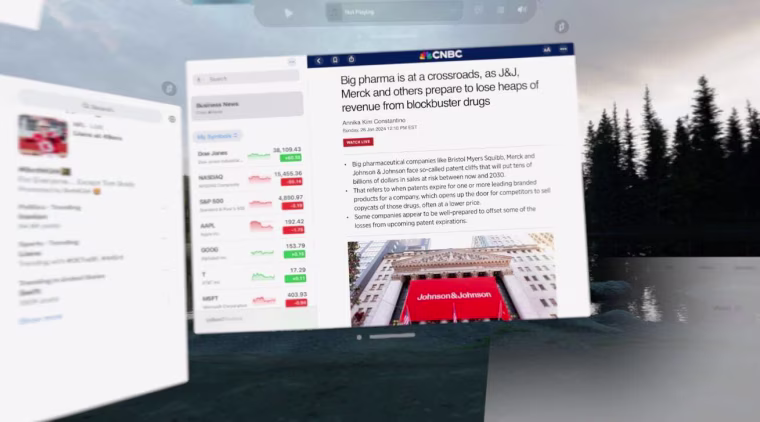 Multitasking with the Apple Vision Pro.