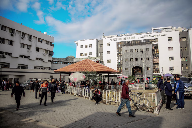 Palestinians lives under difficult conditions at Al-Shifa Hospital in Gaza