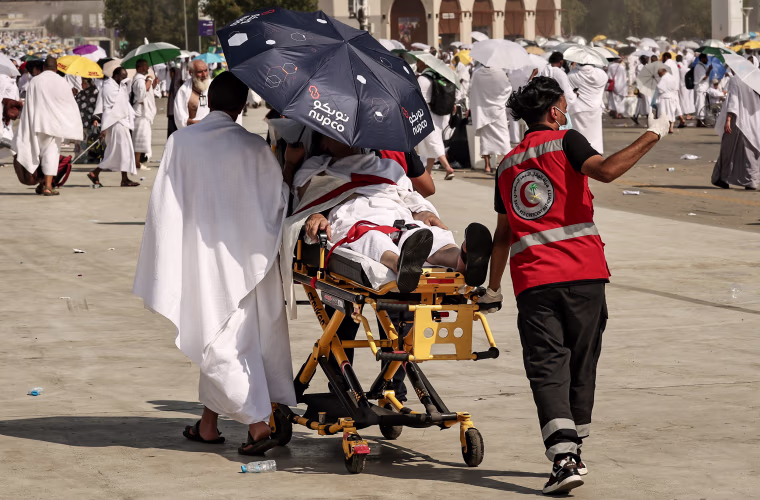 Friends and family searched for missing hajj pilgrims on June 19 as the death toll at the annual rituals, which were carried out in scorching heat, surged past 900. 