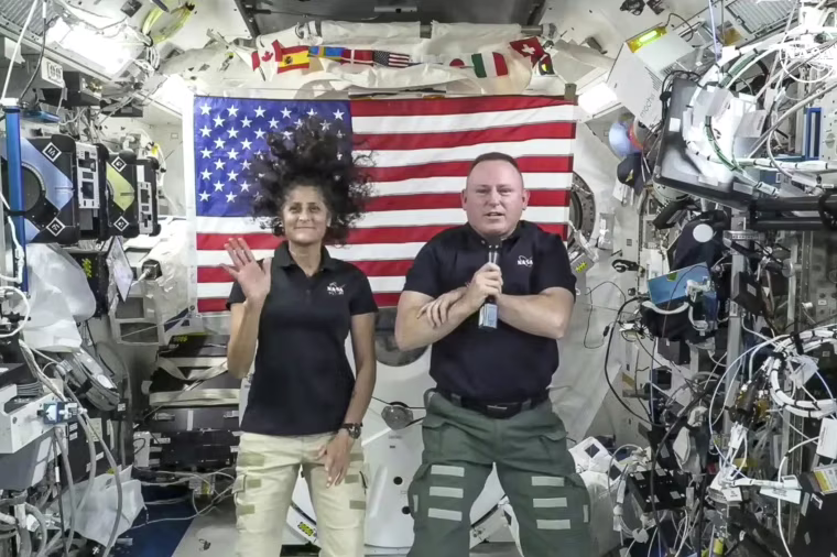 Image: Astronauts Suni Williams, left, and Butch Wilmore