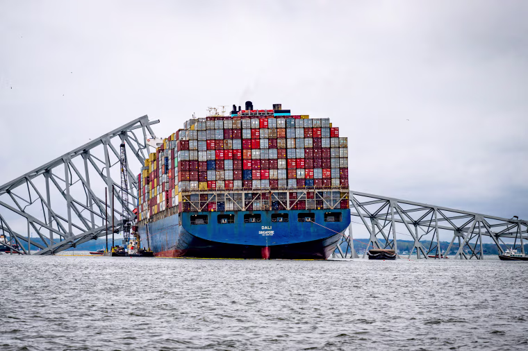 The container ship Dal.