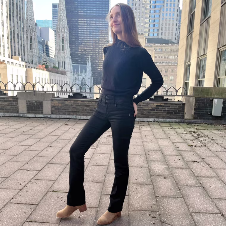 Lauren Witonsky wearing her Silver Jeans Co. Suki Mid Rise Slim Bootcut Jeans.
