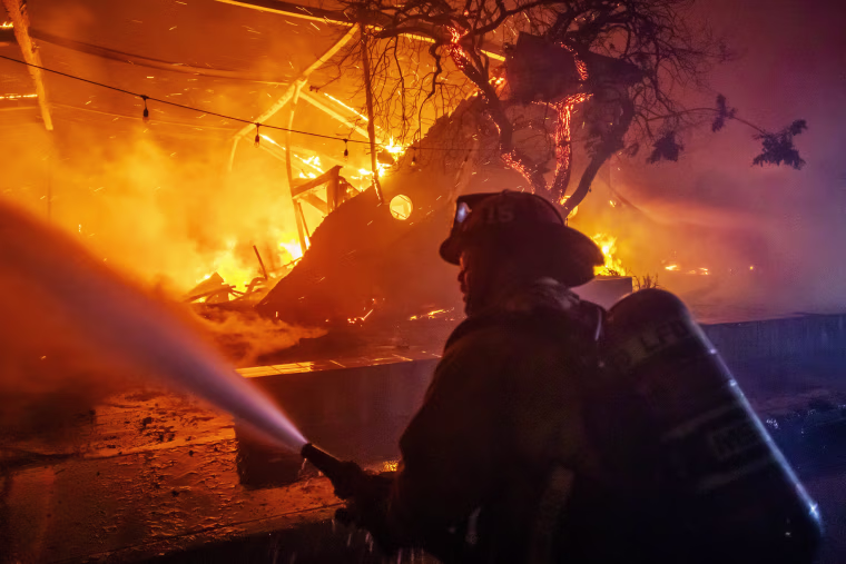 Image: Powerful Winds Fuel Multiple Fires Across Los Angeles Area