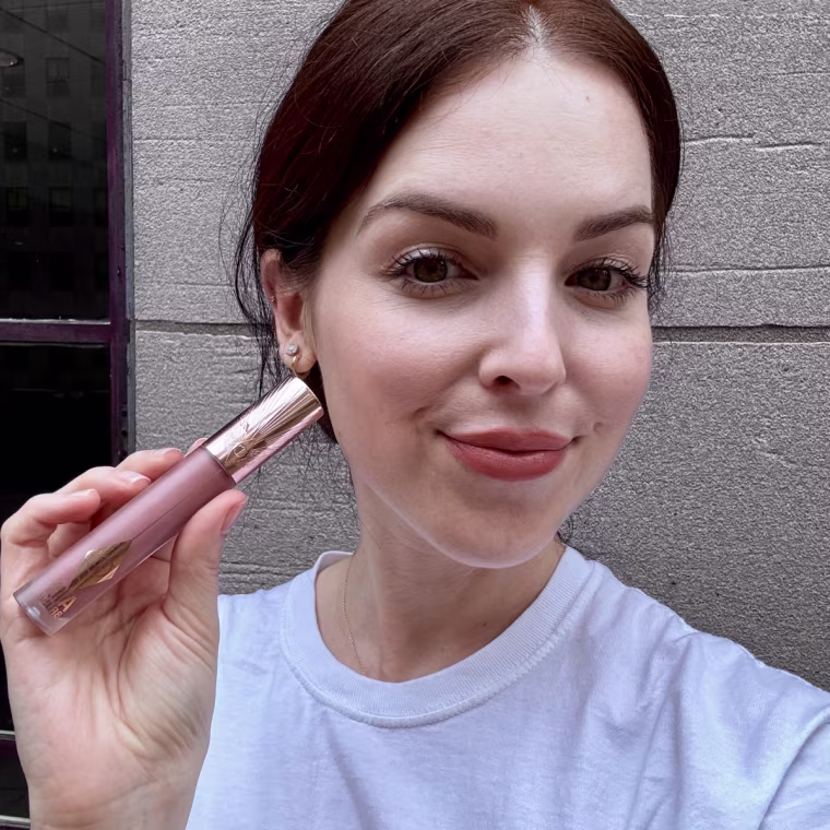 Charlotte Tilbury Airbrush Flawless Matte Lip Blur Liquid Lipstick in Pillow Talk