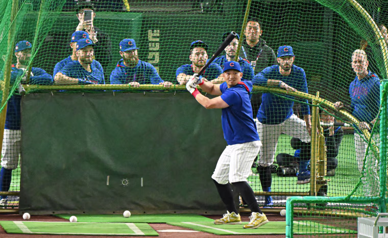 Seiya Suzuki #27 of the Chicago Cubs during a workout day.