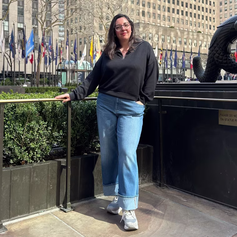 Senior editor Jess Bender wears the Halara Flex High-Waisted Wide Leg Stretchy Jeans.