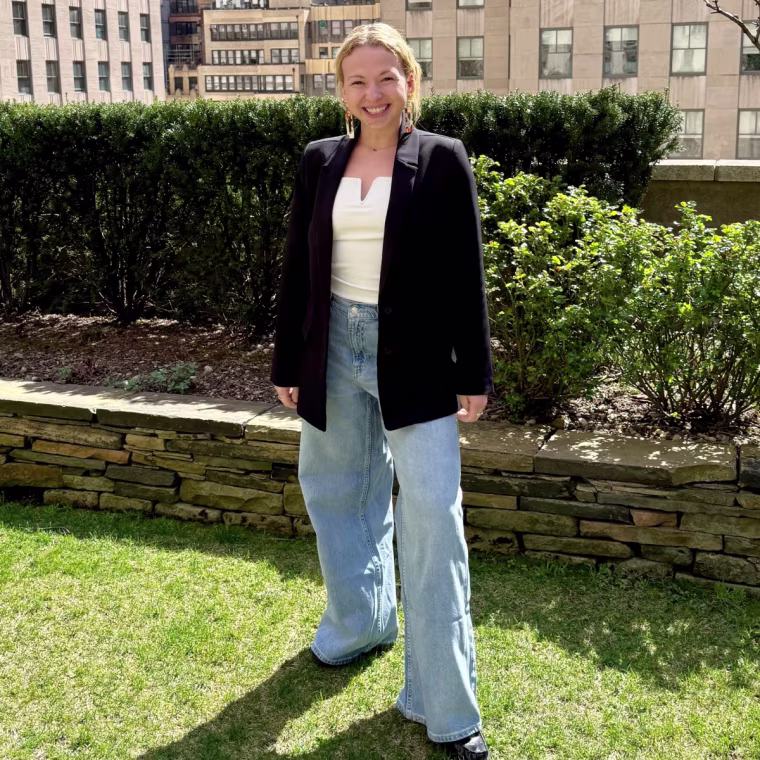 Producer Eden Strassburg tries the Gap Mid Rise UltraSoft Baggy Jeans.