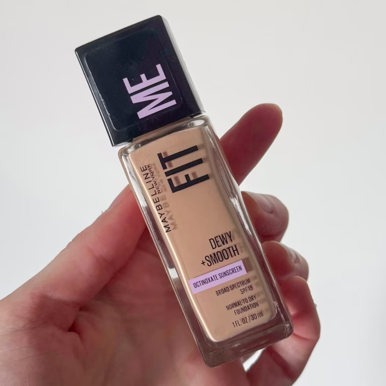 Maybelline Fit Me Dewy + Smooth Liquid Foundation in 110 porcelain