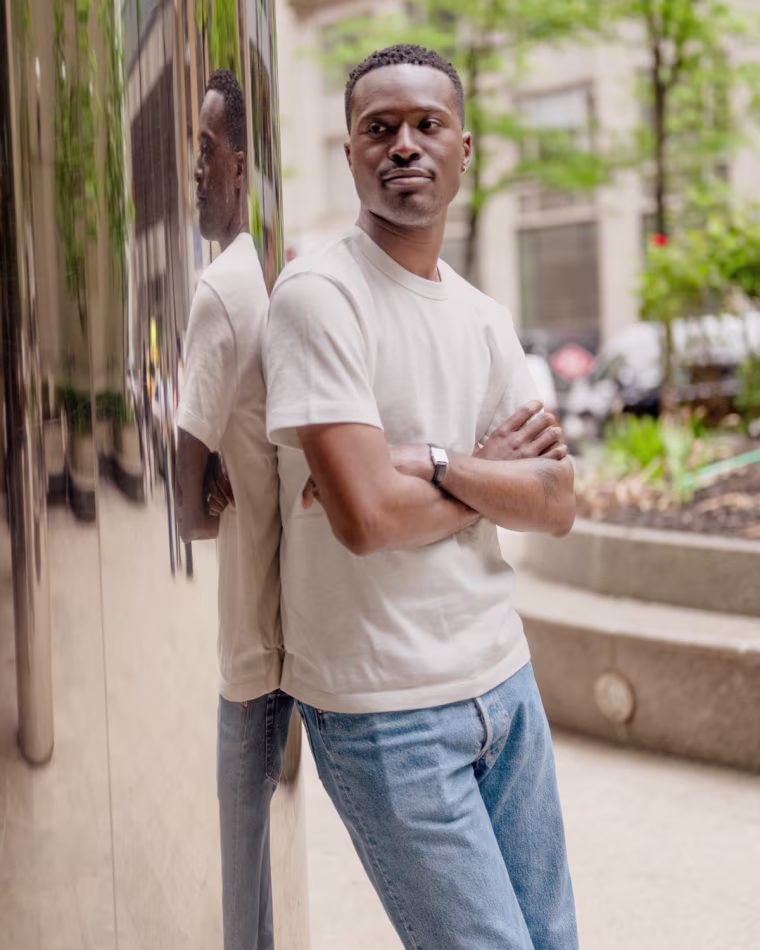 The Buck Mason Field Spec white t-shirt is made of a thick heavy weight cotton that still manages to feel breathable.