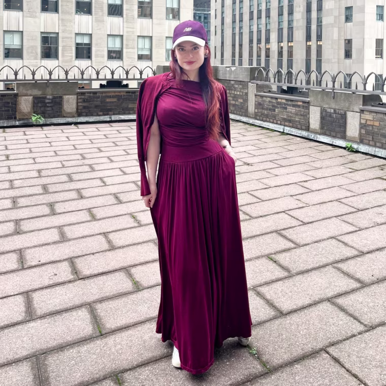 Here, I styled my Halara Boat Neck Maxi Dress with a cardigan, baseball cap and slim sneakers for an everyday look.