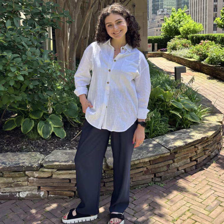 Reporter Zoe Malin wears the Semaro Casual Linen Pants and Hotouch Button Down Shirt.