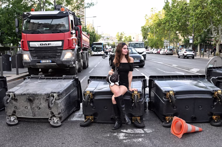 Image: TOPSHOT-FRANCE-POLITICS-SOCIAL-PROTEST