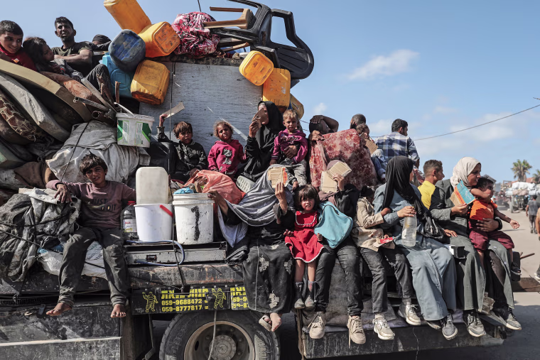 Palestinians continue to flee in Gaza due to Israeli attacks