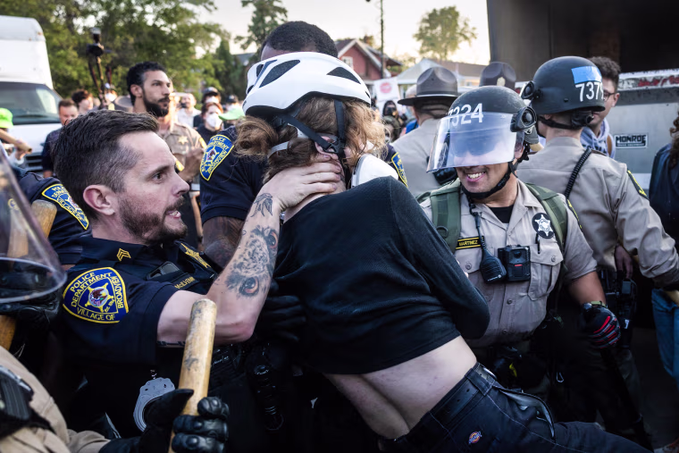 Image: Protesters Demonstrate Outside Of Chicago-Area ICE Facility